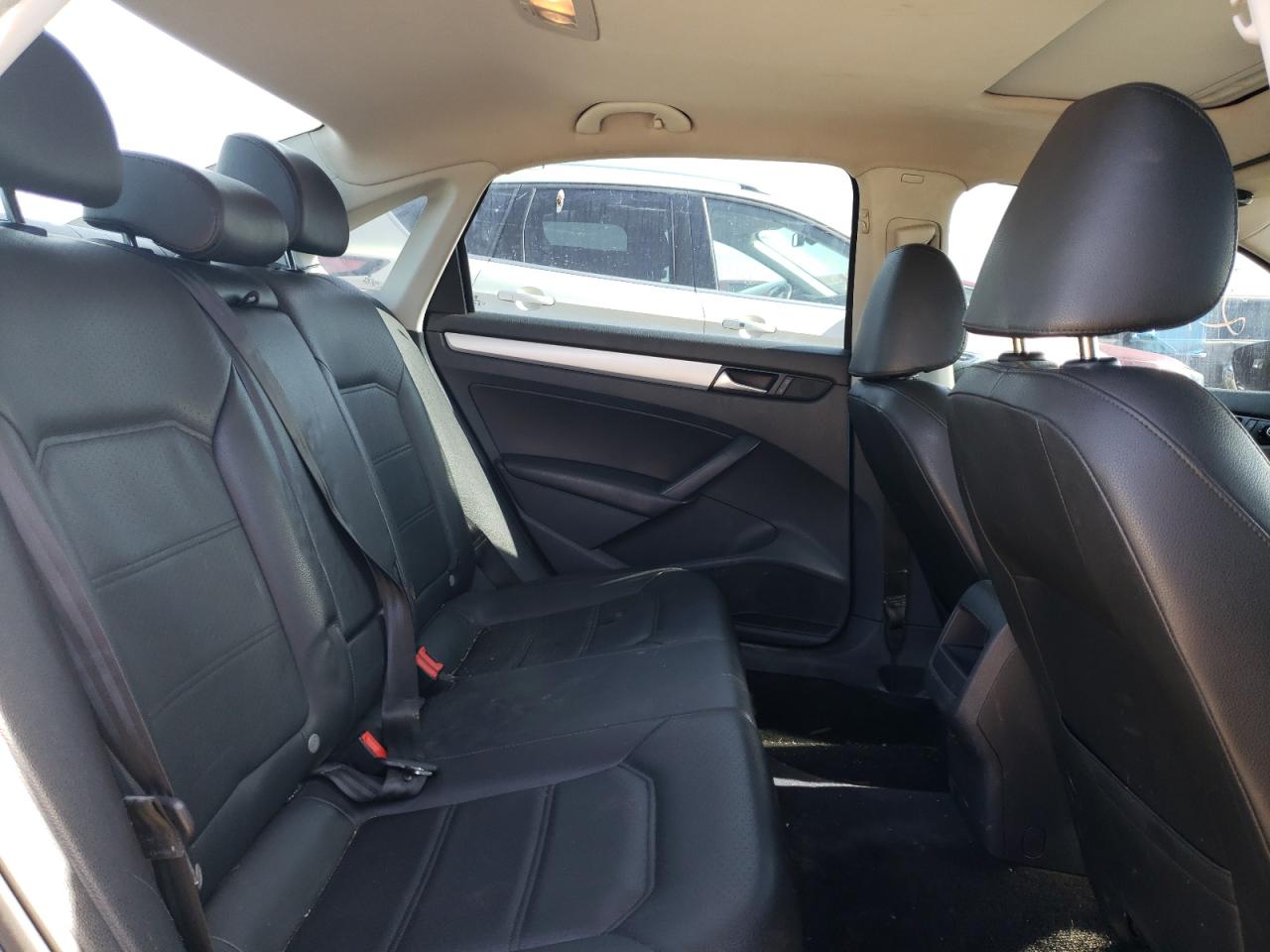 Photo 6 from auction – 2012 VOLKSWAGEN PASSAT SE with VIN 1VWBP7A38CC042891