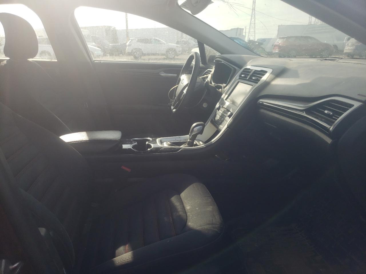 Photo 5 from auction – 2016 FORD FUSION SE with VIN 3FA6P0HD7GR257623
