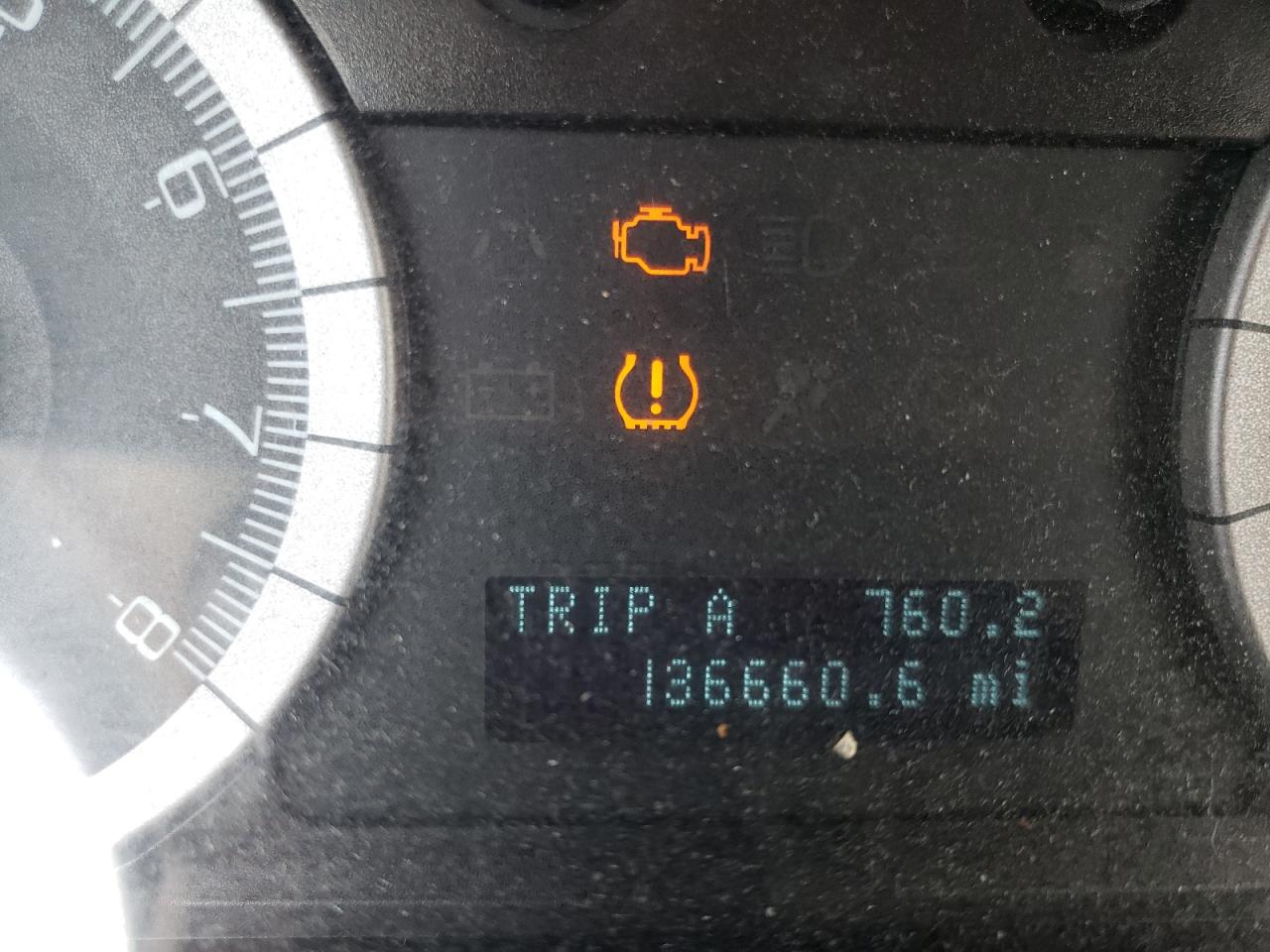 Photo 8 from auction – 2009 FORD ESCAPE XLT with VIN 1FMCU93G09KA25380