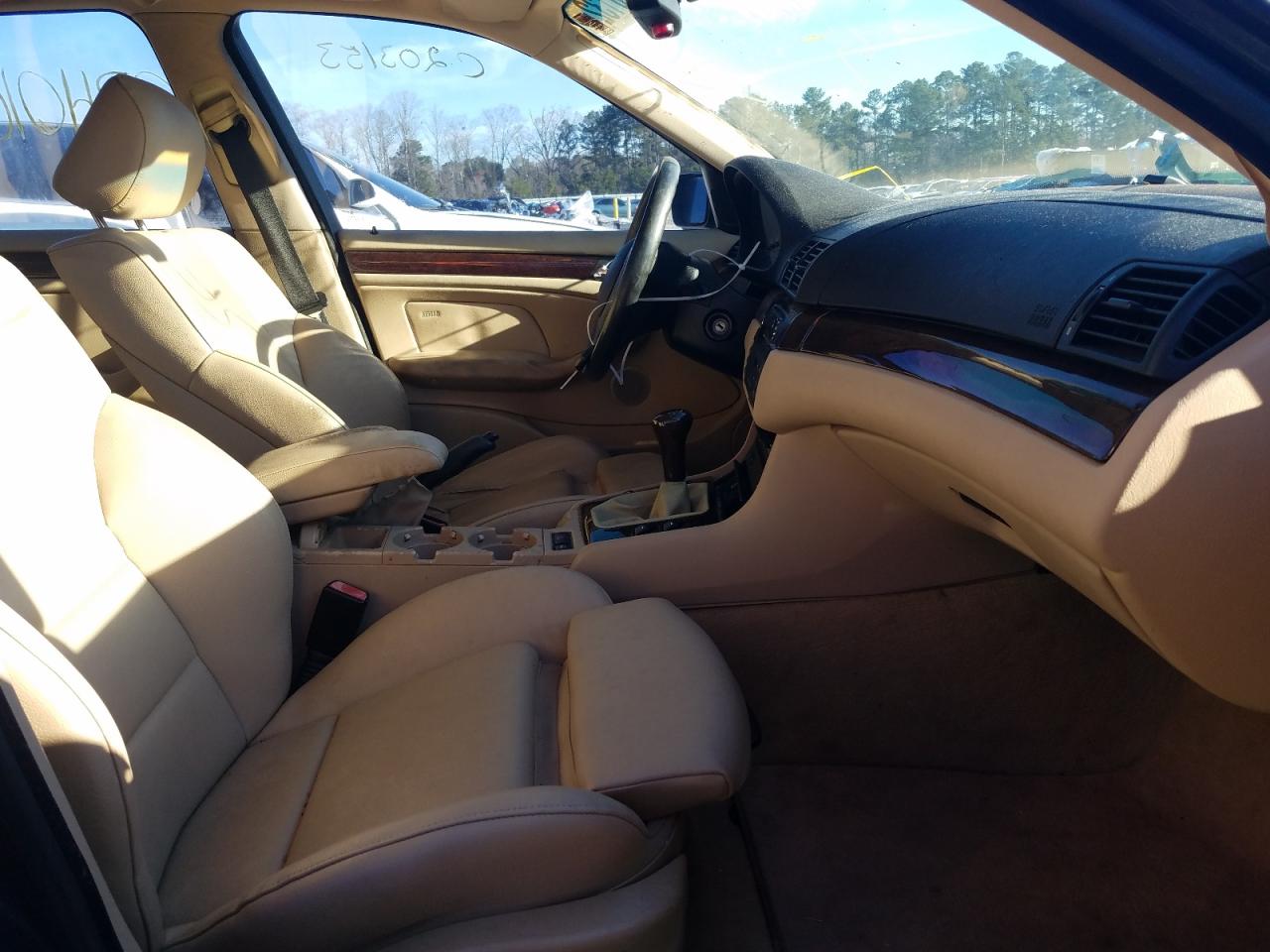 Photo 5 from auction – 2004 BMW 325 I with VIN WBAEV33494KL62696