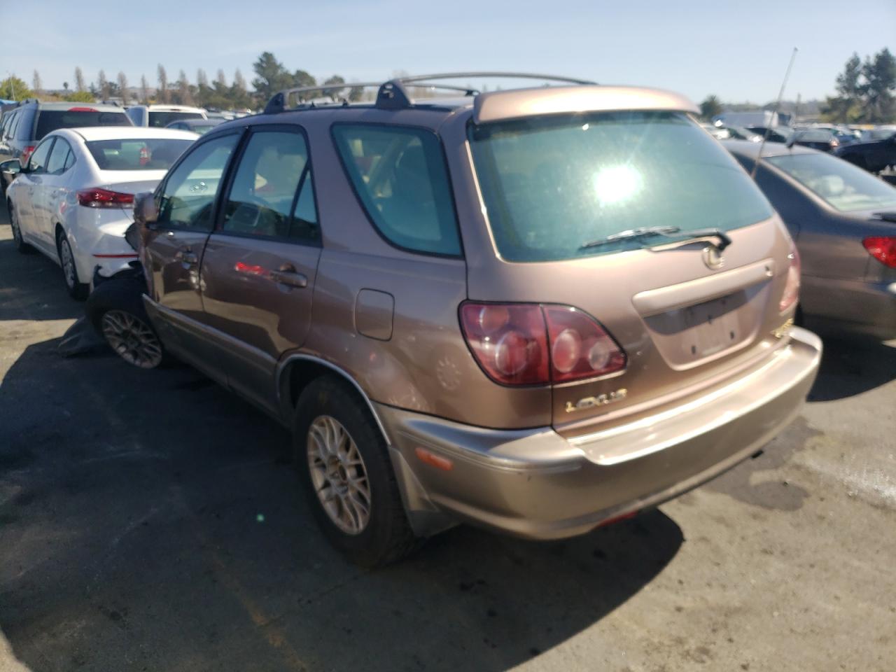 Photo 3 from auction – 1999 LEXUS RX 300 with VIN JT6HF10U2X0061992