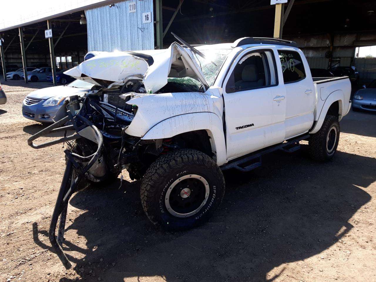 Photo 2 from auction – 2015 TOYOTA TACOMA DOU with VIN 5TFLU4EN5FX144480