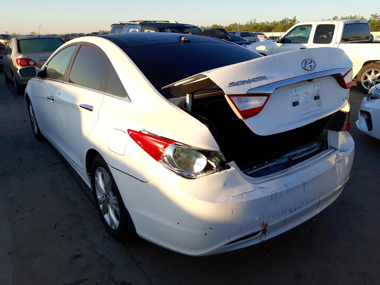 Photo 3 from auction – 2013 HYUNDAI SONATA SE with VIN 5NPEC4AC3DH563159