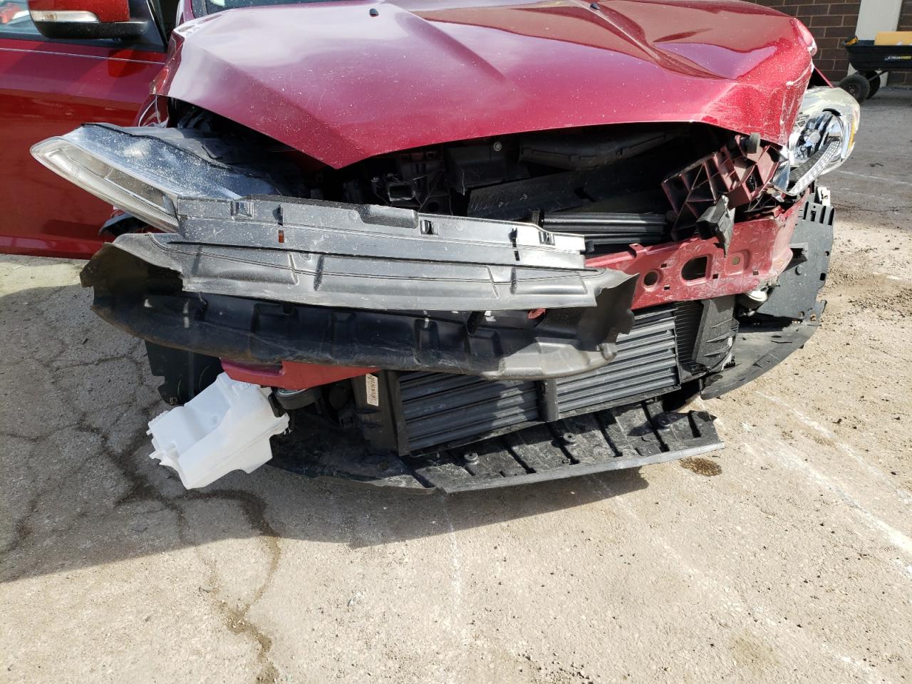 Photo 9 from auction – 2016 FORD FOCUS SE with VIN 1FADP3F25GL335809