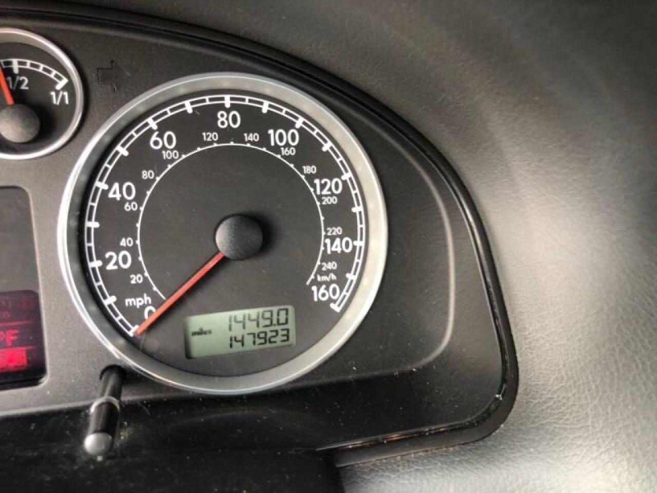 Photo 8 from auction – 2004 VOLKSWAGEN PASSAT GLS with VIN WVWPD63B74E301845