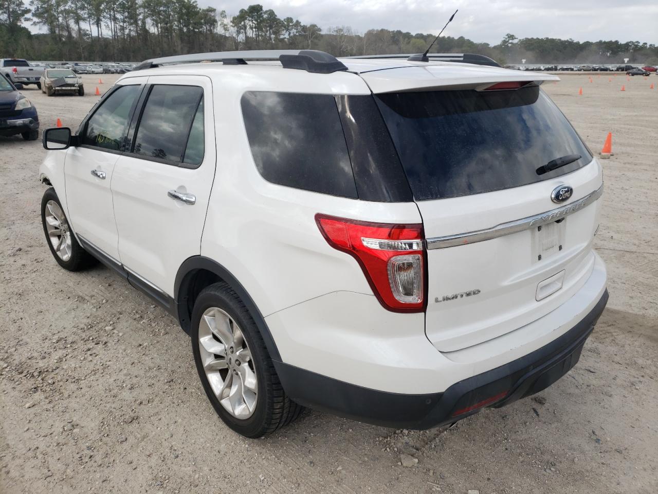 Photo 3 from auction – 2014 FORD EXPLORER L with VIN 1FM5K7F88EGB35484