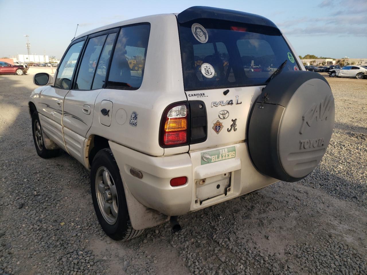Photo 3 from auction – 2000 TOYOTA RAV4 with VIN JT3HP10VXY7155985