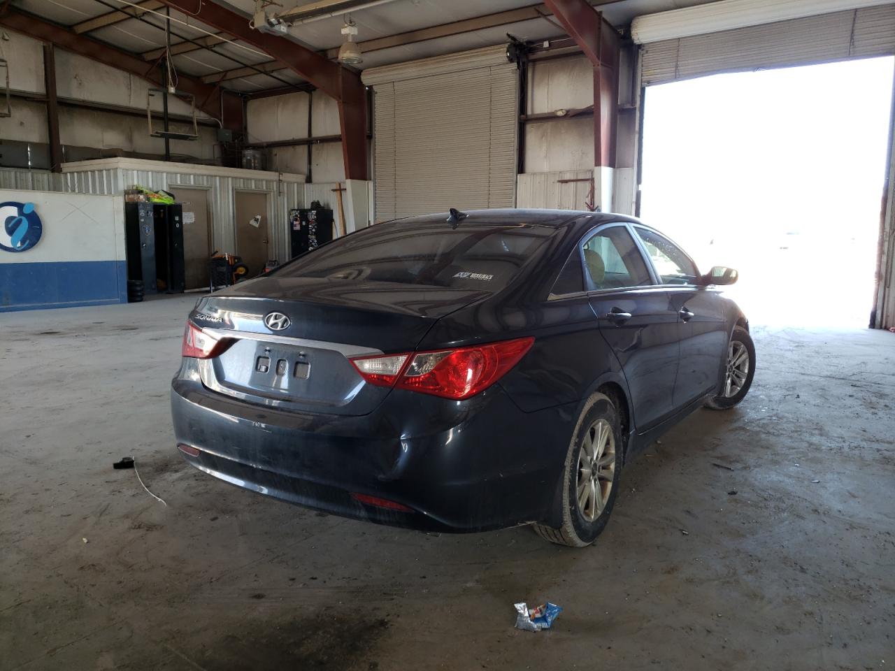 Photo 4 from auction – 2012 HYUNDAI SONATA GLS with VIN 5NPEB4AC0CH497283