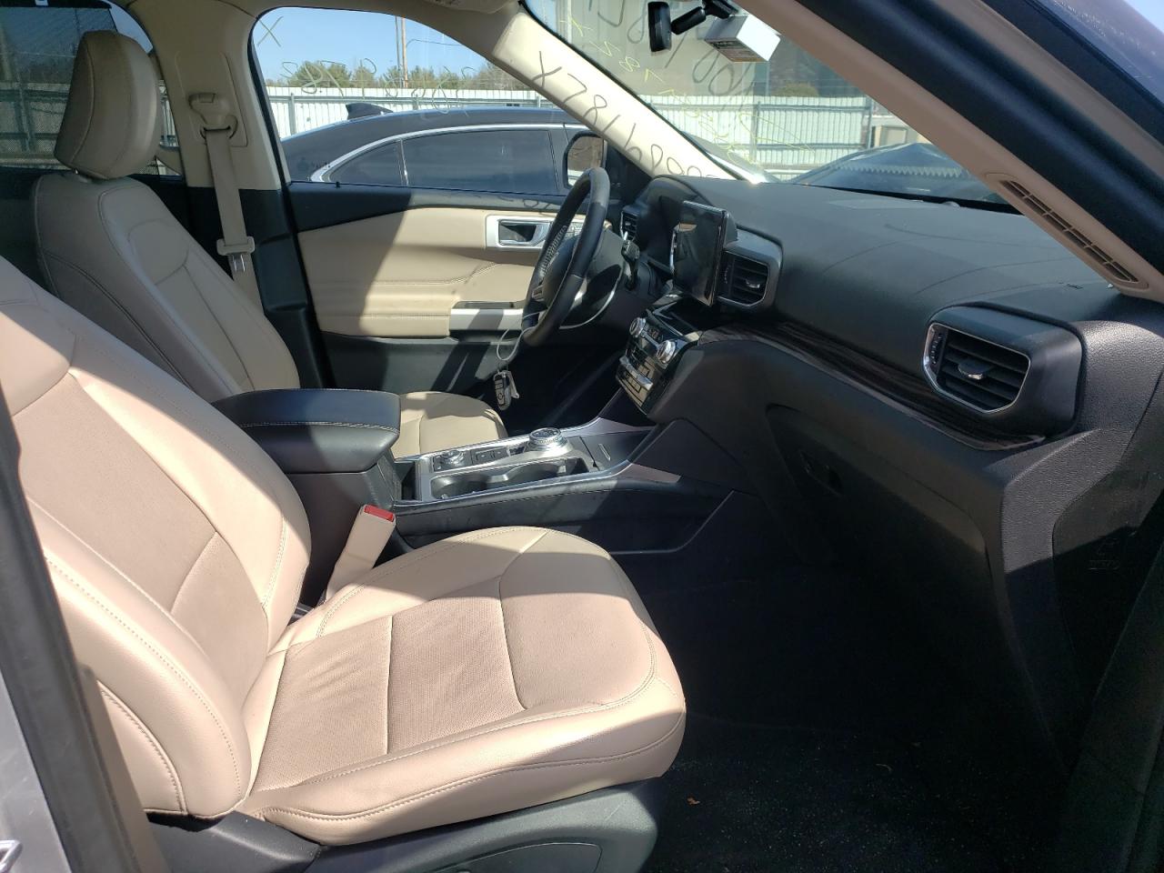 Photo 5 from auction – 2021 FORD EXPLORER L with VIN 1FMSK8FH1MGB45488