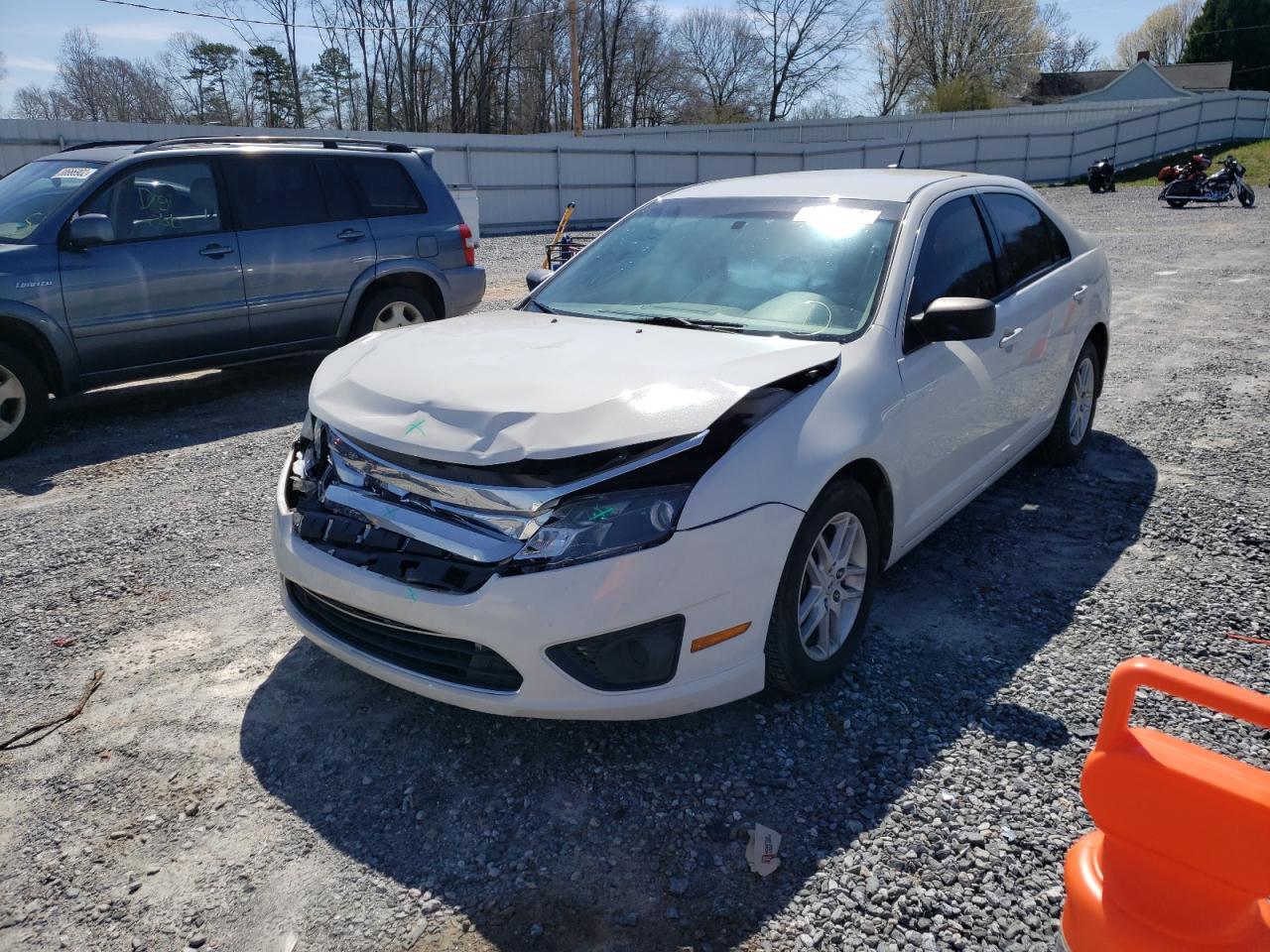 Photo 2 from auction – 2011 FORD FUSION S with VIN 3FAHP0GA0BR243331
