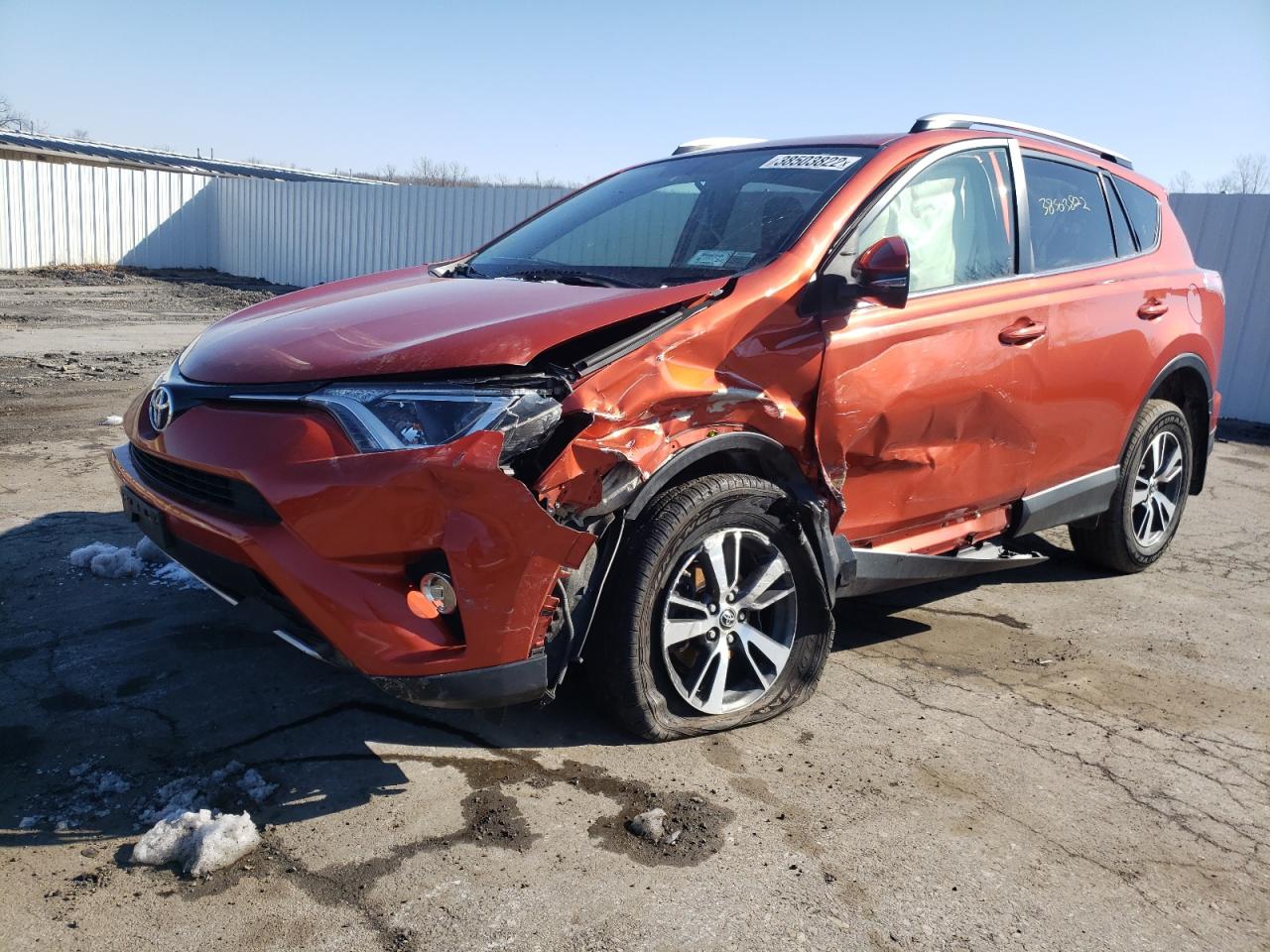 Photo 2 from auction – 2016 TOYOTA RAV4 XLE with VIN JTMRFREV6GJ086045