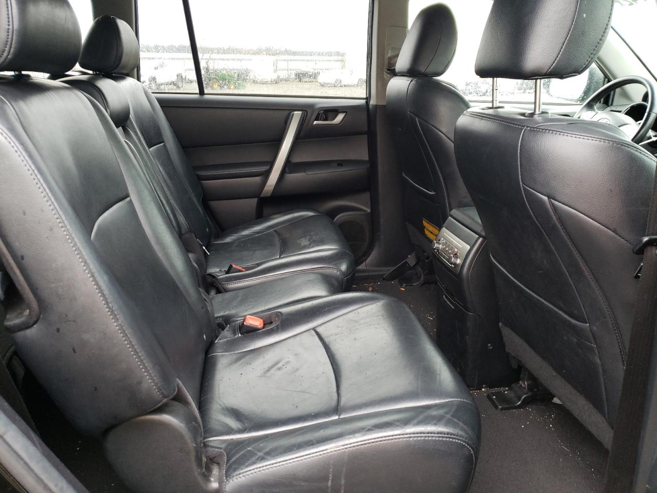 Photo 6 from auction – 2013 TOYOTA HIGHLANDER with VIN 5TDBK3EH8DS178258