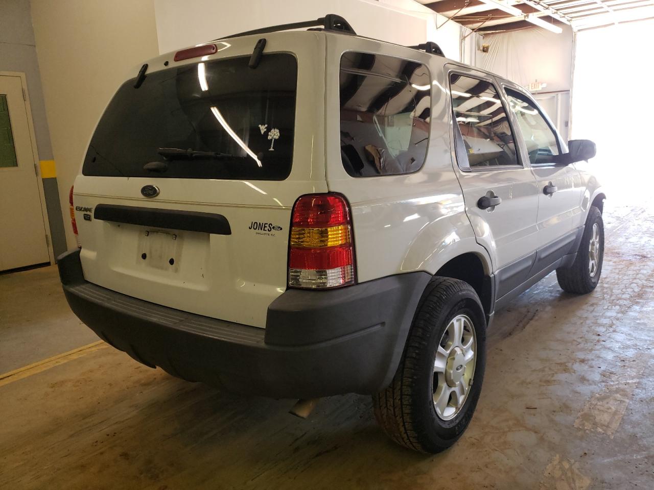 Photo 4 from auction – 2004 FORD ESCAPE XLT with VIN 1FMYU03154DA18693