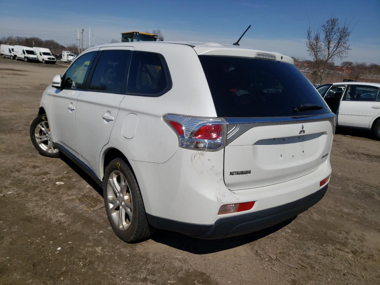 Photo 3 from auction – 2014 MITSUBISHI OUTLANDER with VIN JA4AD3A30EZ009846