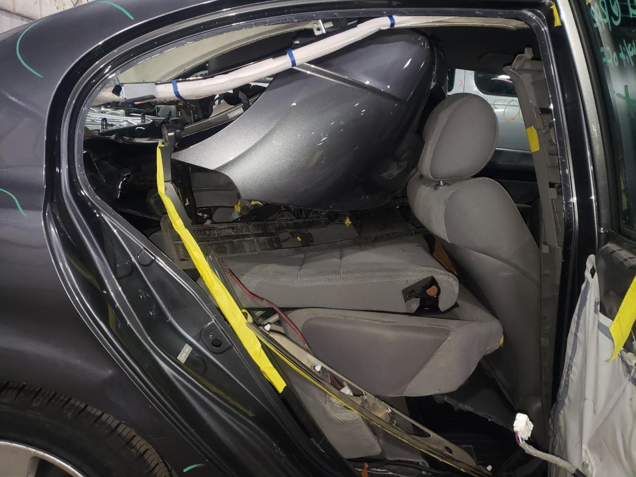 Photo 6 from auction – 2011 HONDA CIVIC LX with VIN 19XFA1F52BE048139