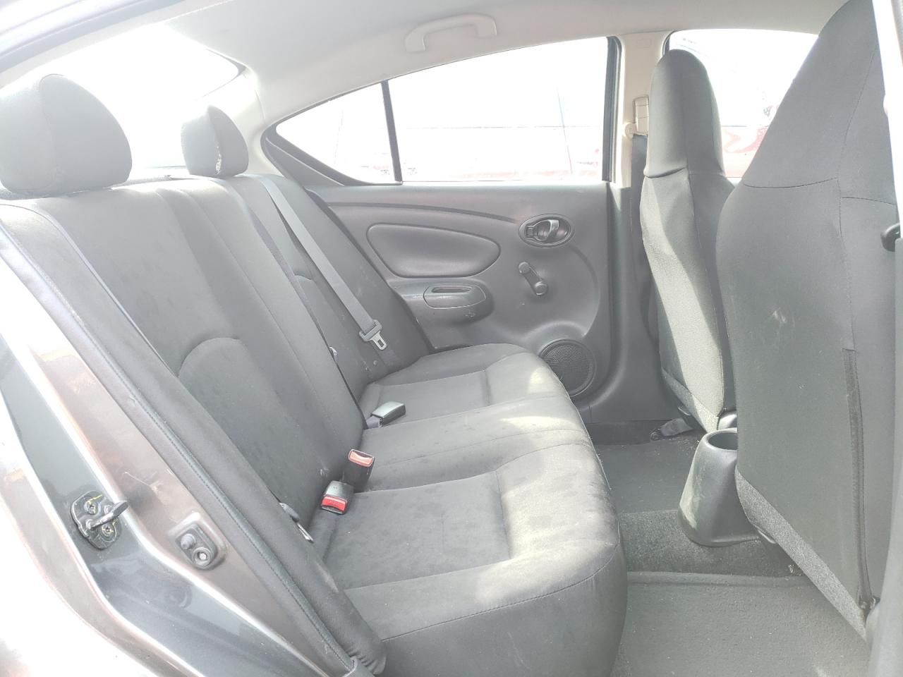 Photo 6 from auction – 2017 NISSAN VERSA S with VIN 3N1CN7AP6HL881825