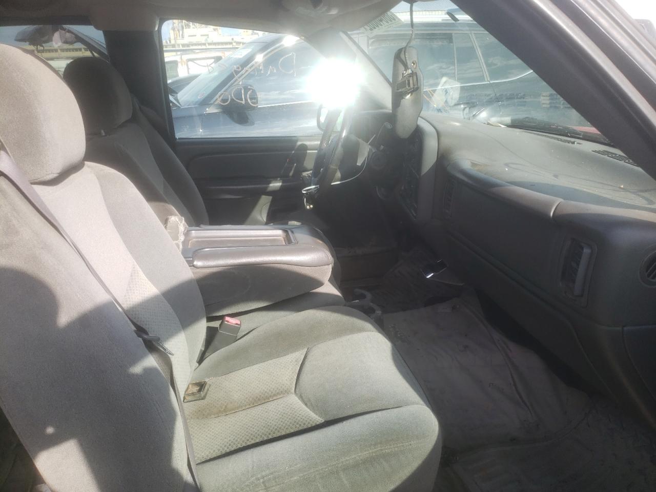 Photo 5 from auction – 2004 CHEVROLET SILVERADO with VIN 2GCEC19V841260075