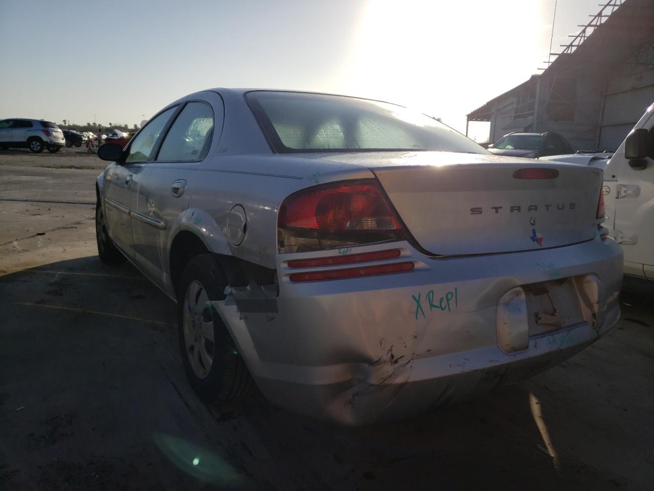 Photo 3 from auction – 2001 DODGE STRATUS SE with VIN 1B3EJ46X11N526531