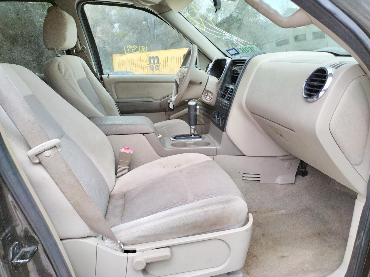 Photo 5 from auction – 2006 FORD EXPLORER X with VIN 1FMEU62E76UA04761