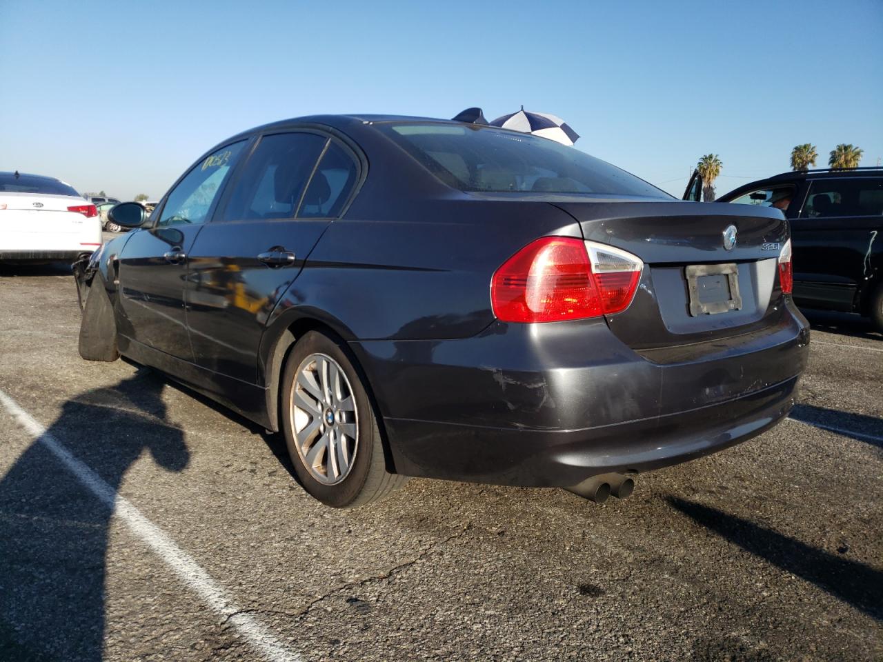 Photo 3 from auction – 2006 BMW 325 I with VIN WBAVB13586PT25490