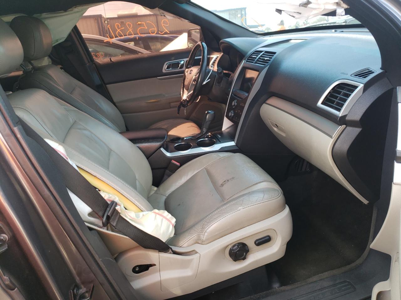 Photo 5 from auction – 2011 FORD EXPLORER X with VIN 1FMHK7D8XBGA39352