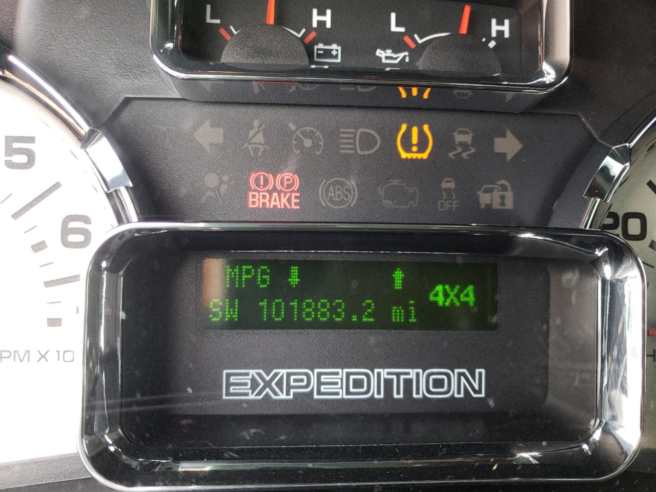 Photo 8 from auction – 2014 FORD EXPEDITION with VIN 1FMJU2A50EEF62789