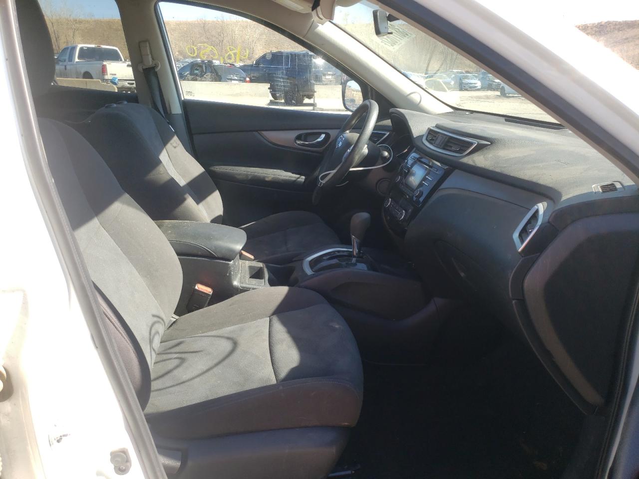 Photo 5 from auction – 2016 NISSAN ROGUE S with VIN KNMAT2MV3GP684024