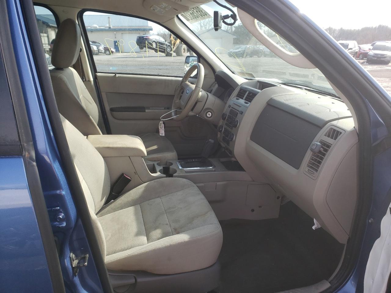 Photo 5 from auction – 2010 FORD ESCAPE XLT with VIN 1FMCU0DG4AKC41554