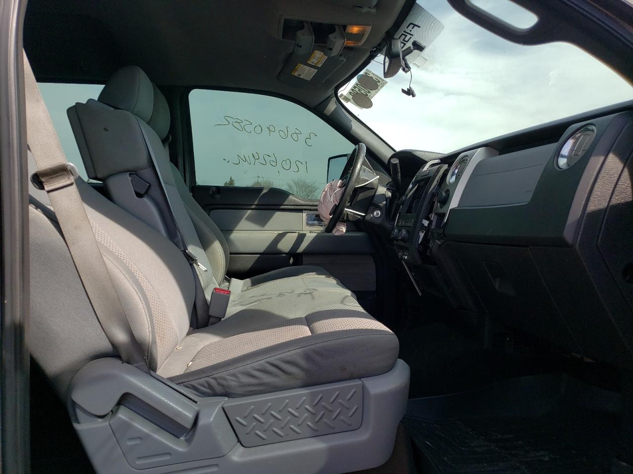Photo 5 from auction – 2011 FORD F150 SUPER with VIN 1FTFW1EF5BFC12016