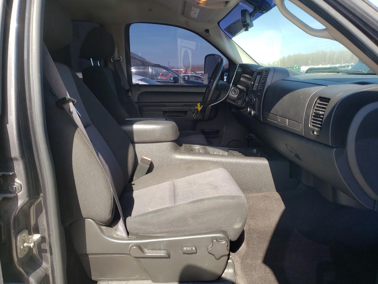 Photo 5 from auction – 2011 CHEVROLET SILVERADO with VIN 3GCPKSE30BG154598