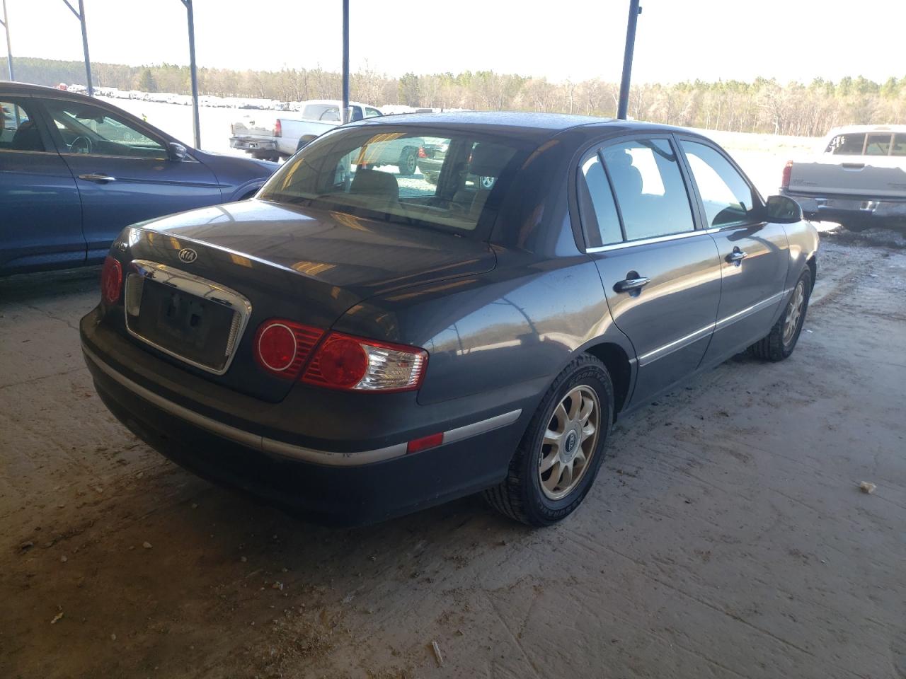 Photo 4 from auction – 2005 KIA AMANTI with VIN KNALD124555056854