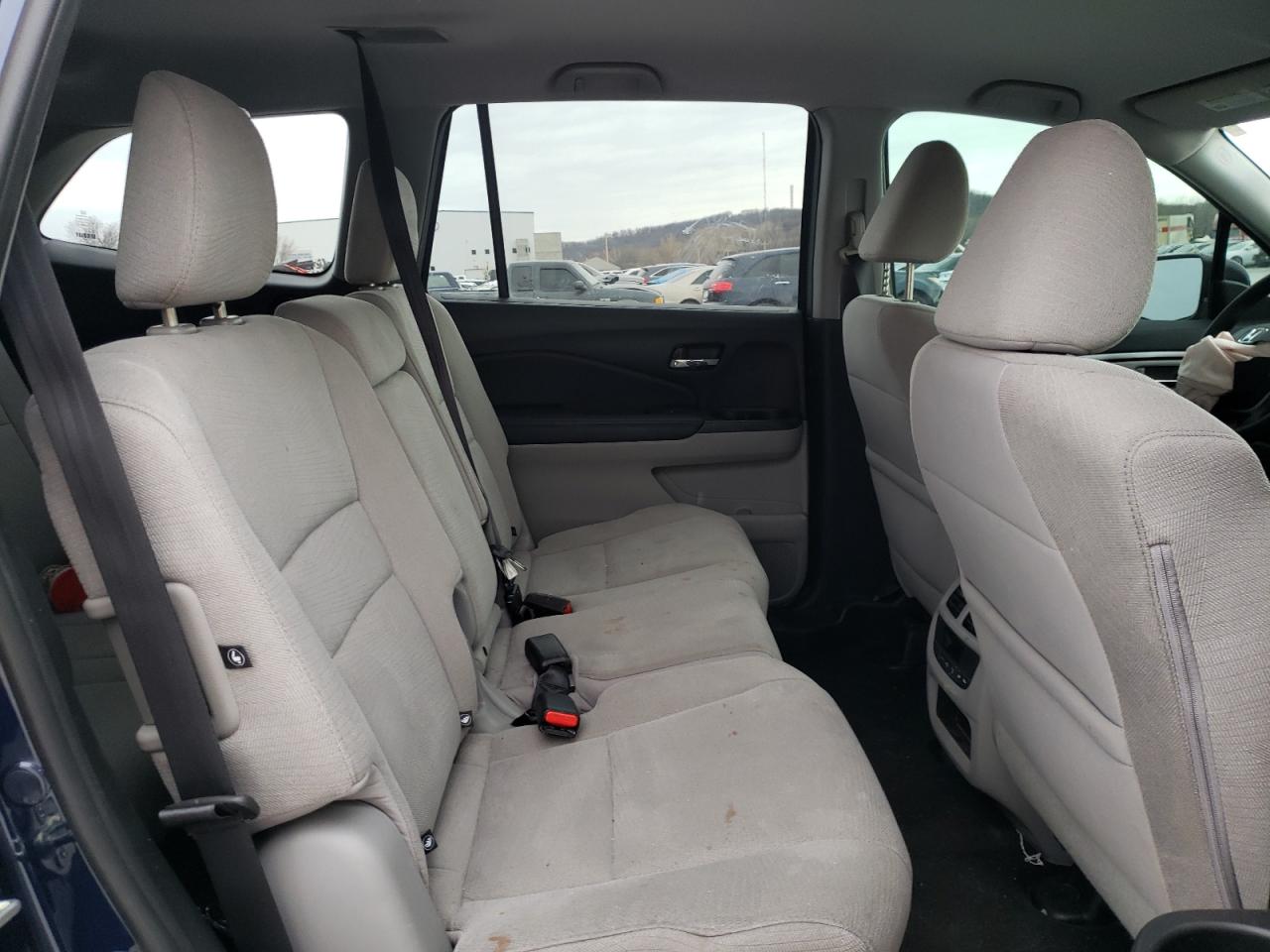 Photo 6 from auction – 2016 HONDA PILOT EX with VIN 5FNYF6H30GB117656