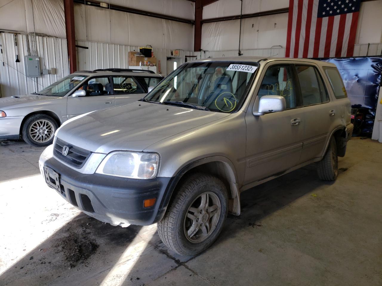 Photo 2 from auction – 1998 HONDA CR-V EX with VIN JHLRD1769WC068190