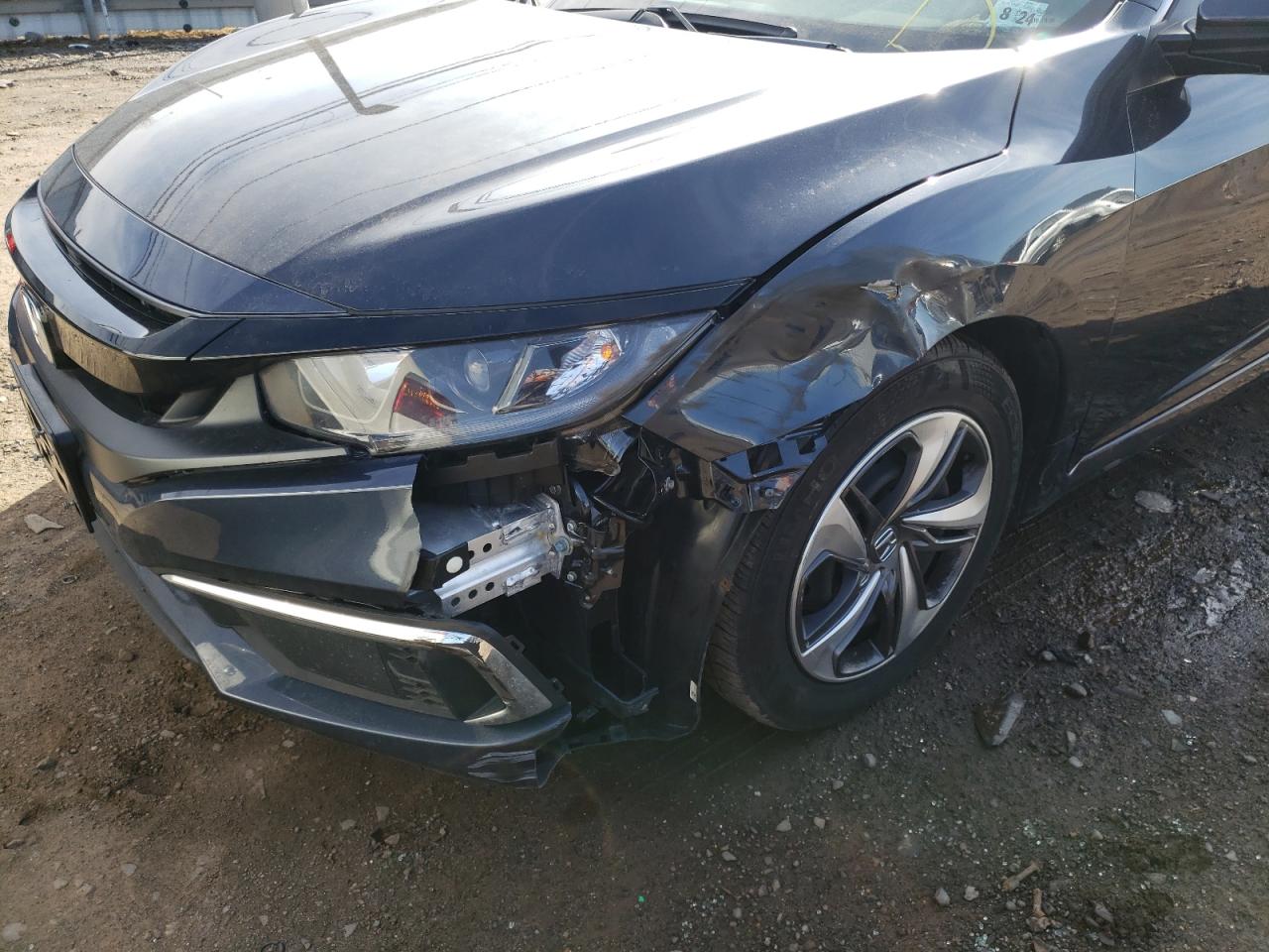 Photo 9 from auction – 2019 HONDA CIVIC LX with VIN 2HGFC2F68KH583717