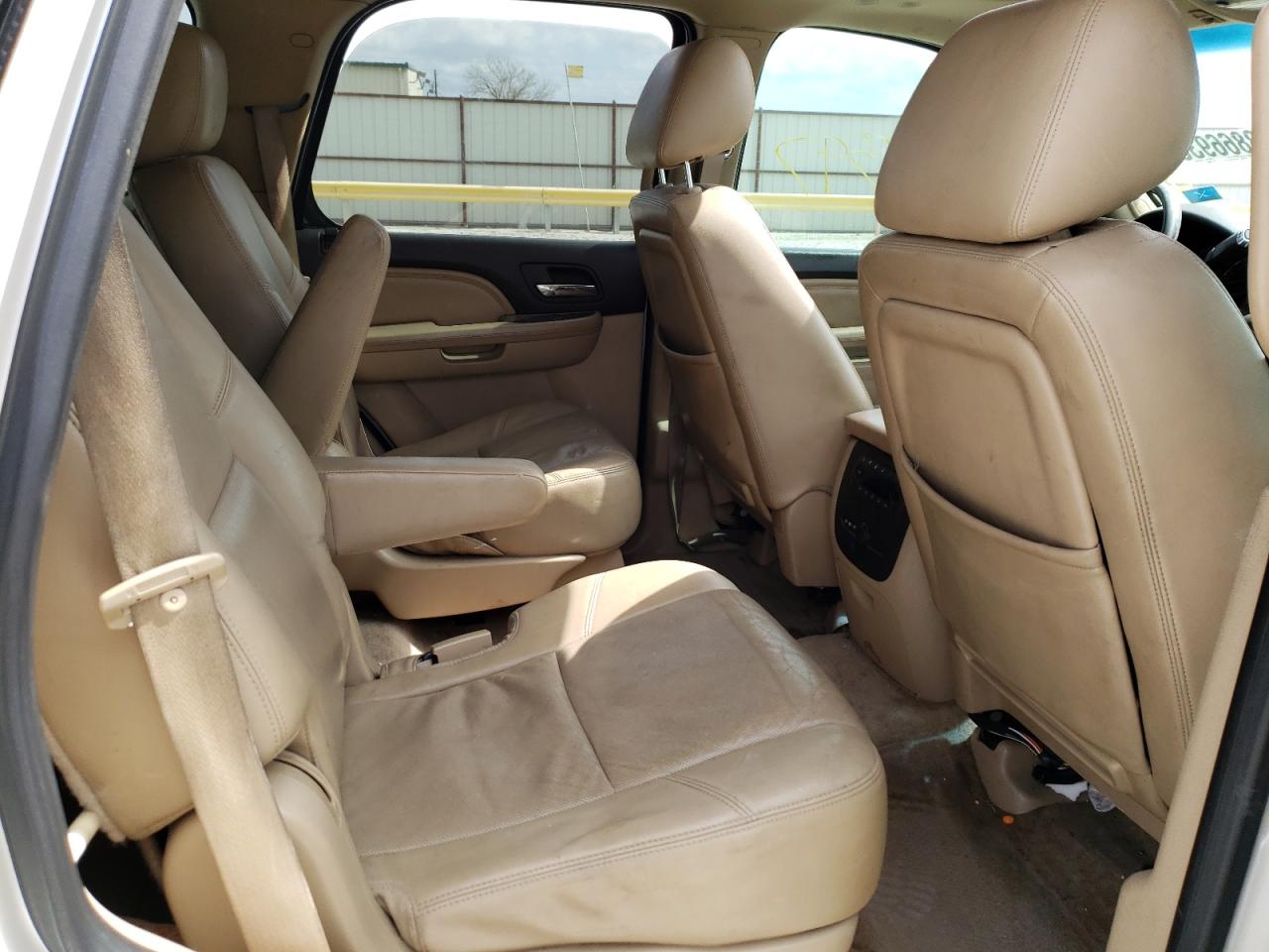 Photo 6 from auction – 2011 GMC YUKON DENA with VIN 1GKS1EEF5BR350467
