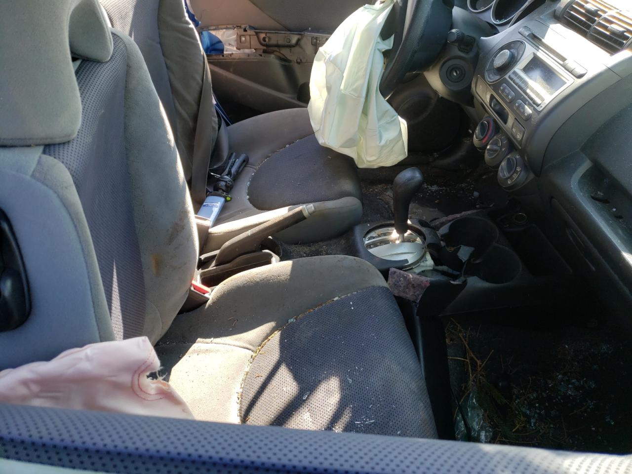 Photo 5 from auction – 2007 HONDA FIT with VIN JHMGD38497S802216