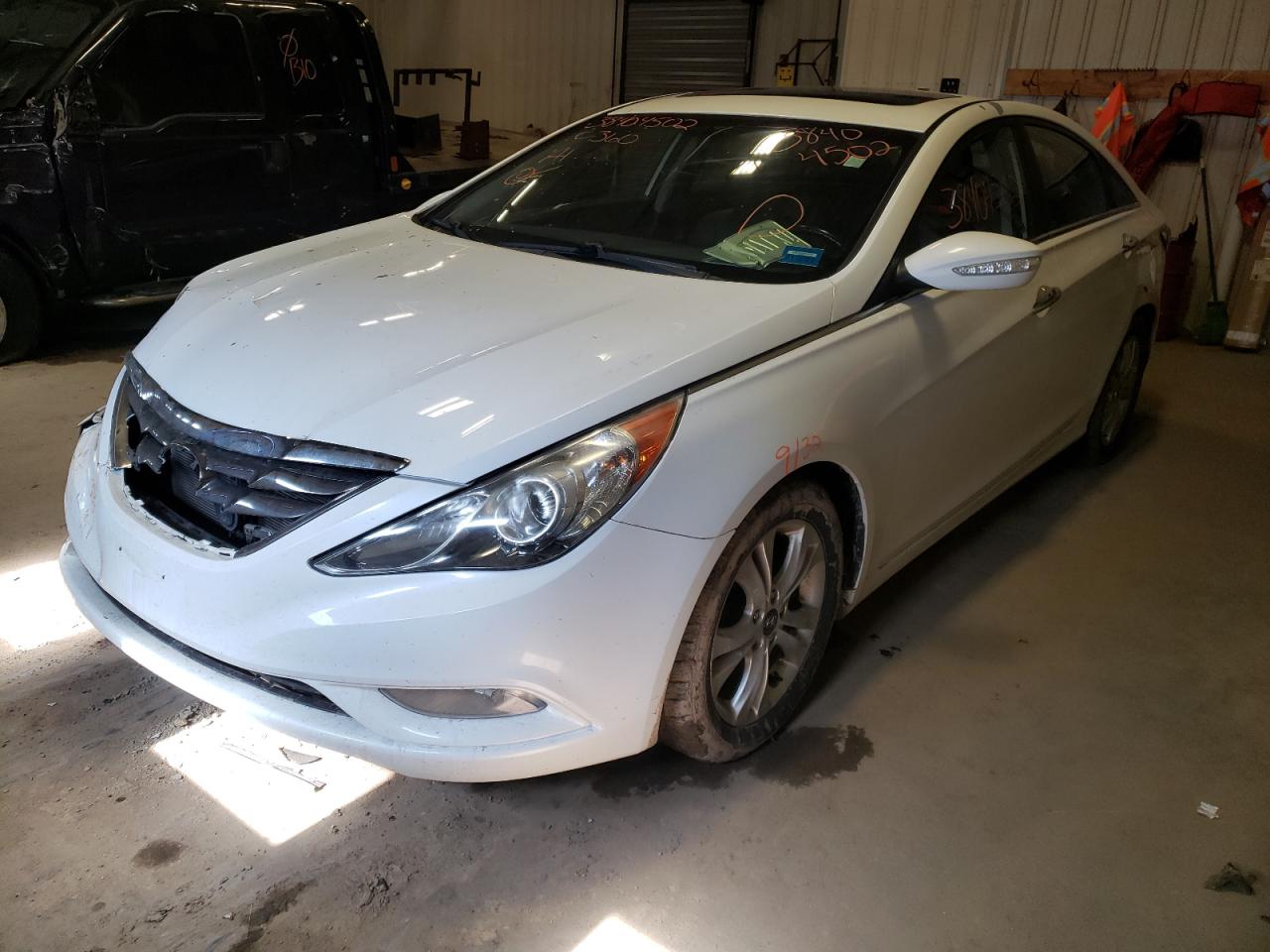 Photo 2 from auction – 2011 HYUNDAI SONATA SE with VIN 5NPEC4AC5BH005813