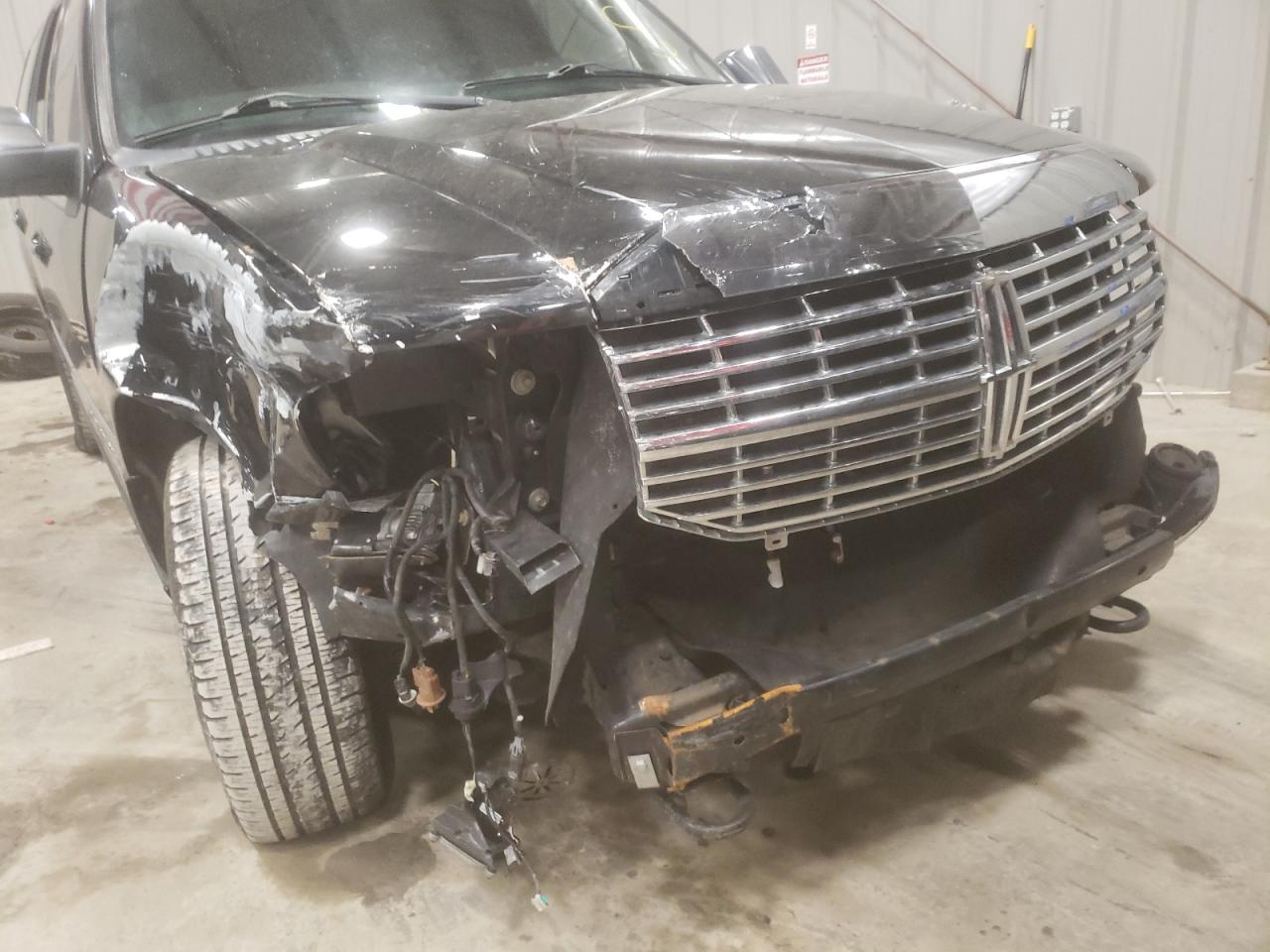 Photo 9 from auction – 2008 LINCOLN NAVIGATOR with VIN 5LMFL28578LJ09006