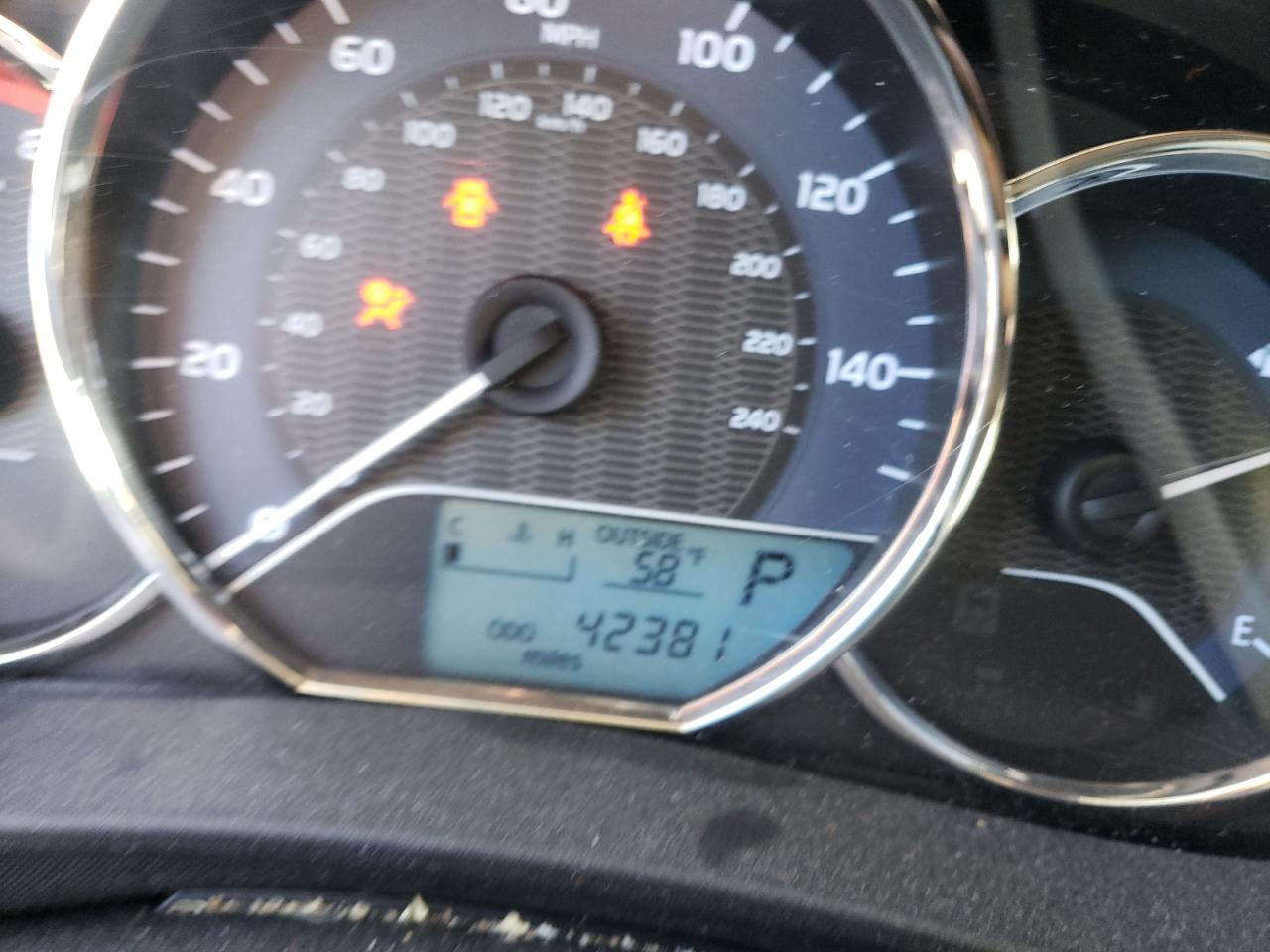 Photo 8 from auction – 2014 TOYOTA COROLLA L with VIN 2T1BURHE2EC204748