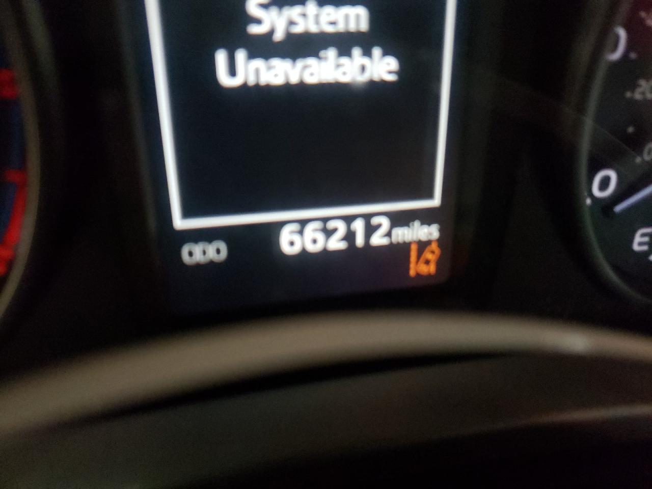 Photo 8 from auction – 2018 TOYOTA RAV4 LE with VIN JTMZFREV5JJ153256