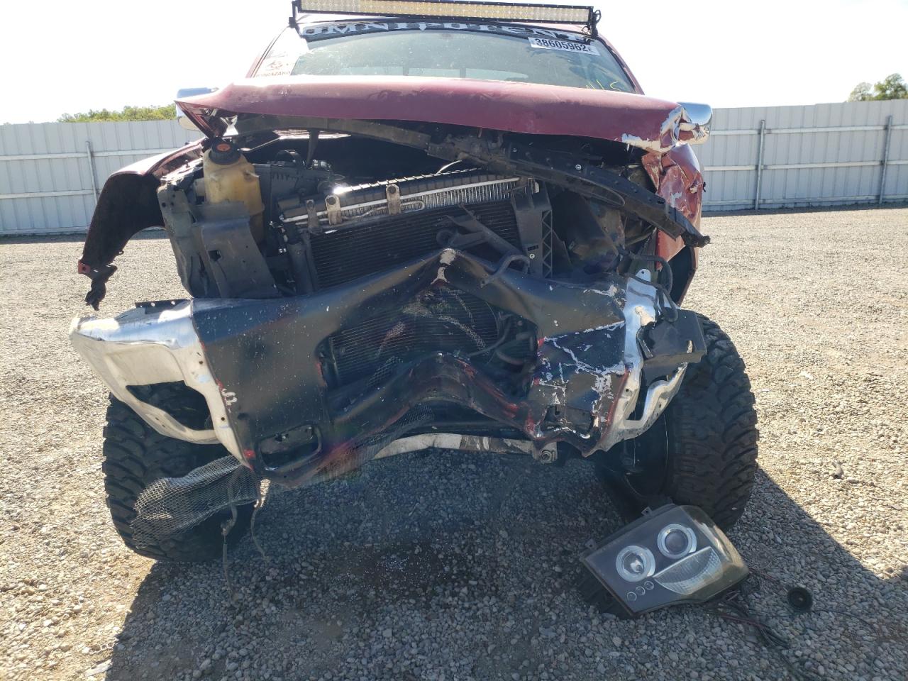 Photo 9 from auction – 2004 NISSAN TITAN XE with VIN 1N6AA07A94N584775