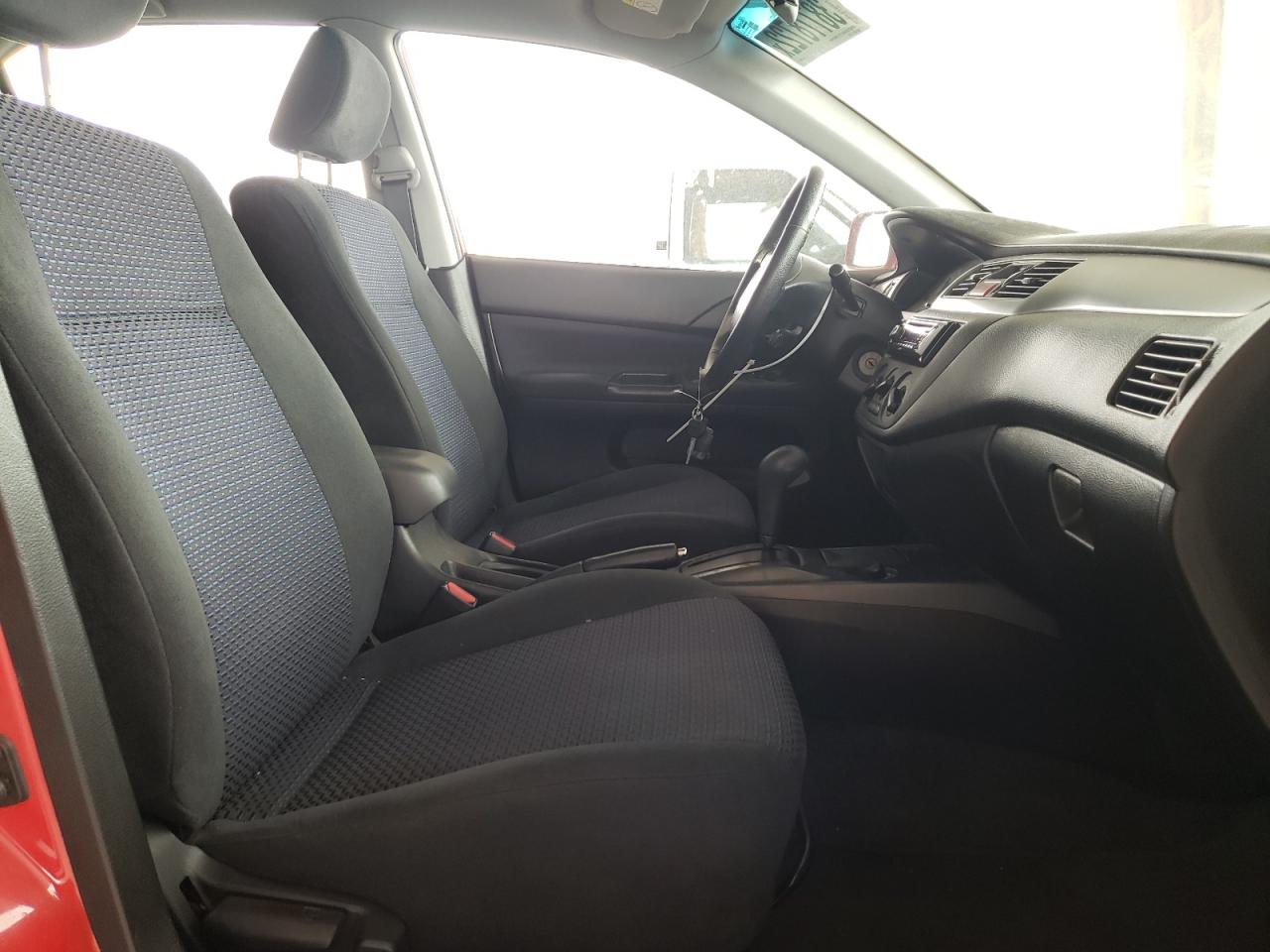 Photo 5 from auction – 2003 MITSUBISHI LANCER OZ with VIN JA3AJ86E43U036000