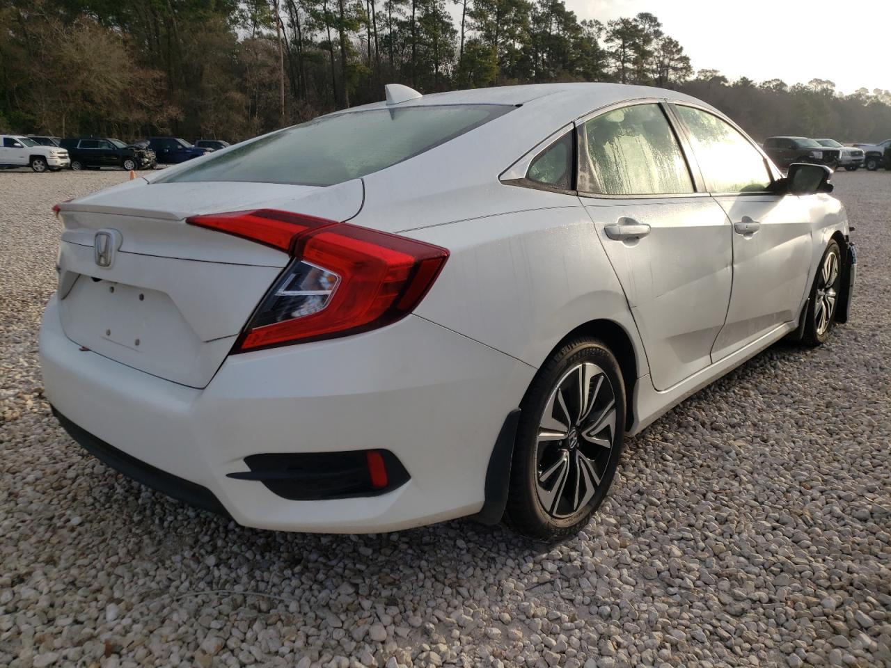 Photo 4 from auction – 2018 HONDA CIVIC EXL with VIN JHMFC1F79JX003675