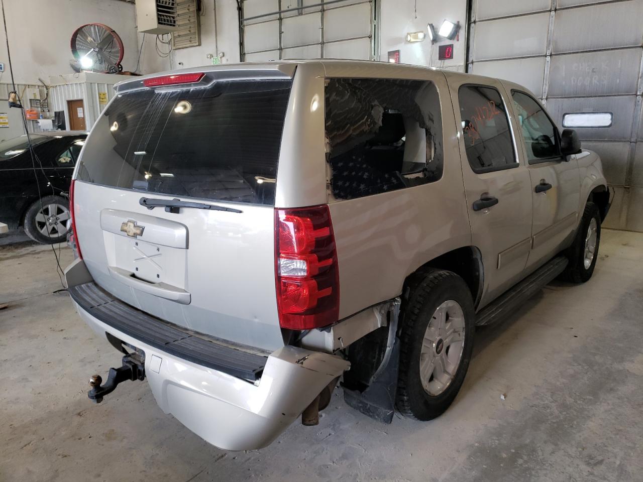 Photo 4 from auction – 2010 CHEVROLET TAHOE C150 with VIN 1GNMCAE08AR182607