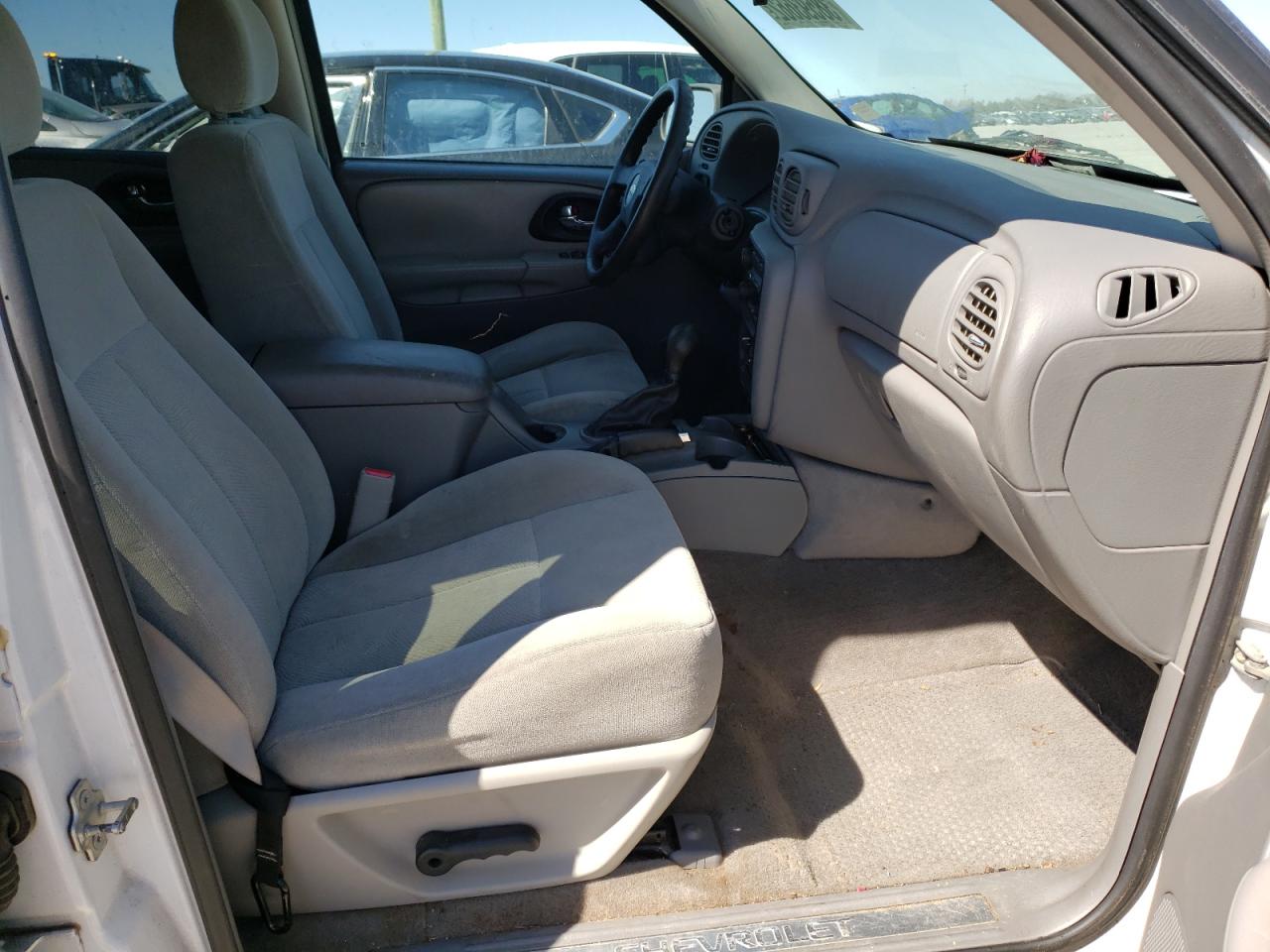Photo 5 from auction – 2005 CHEVROLET TRAILBLAZE with VIN 1GNDT13SX52269959
