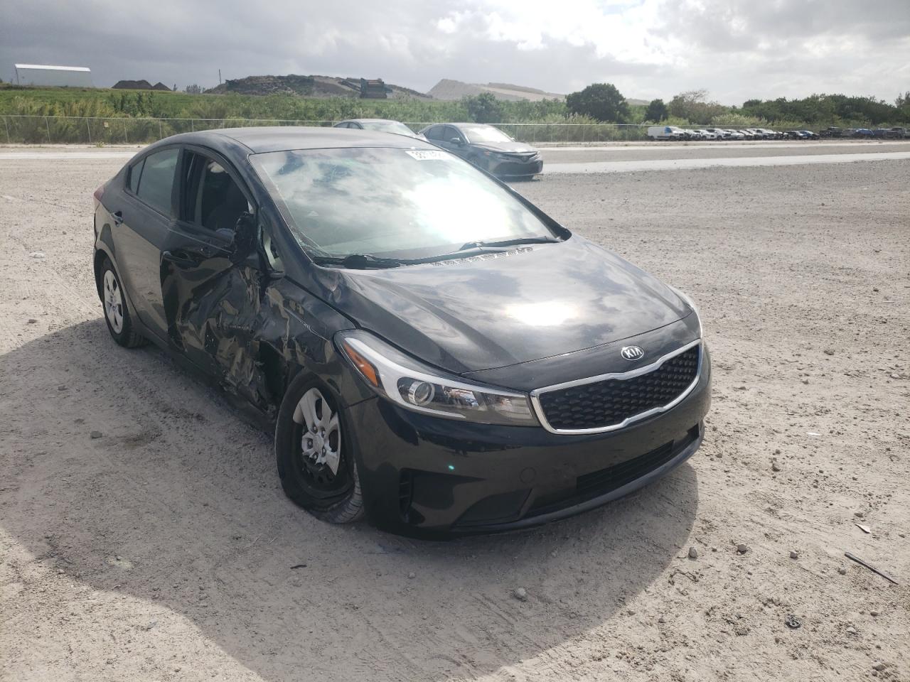KIA FORTE LX 2017 with VIN 3KPFK4A72HE011303 - Photo from auction