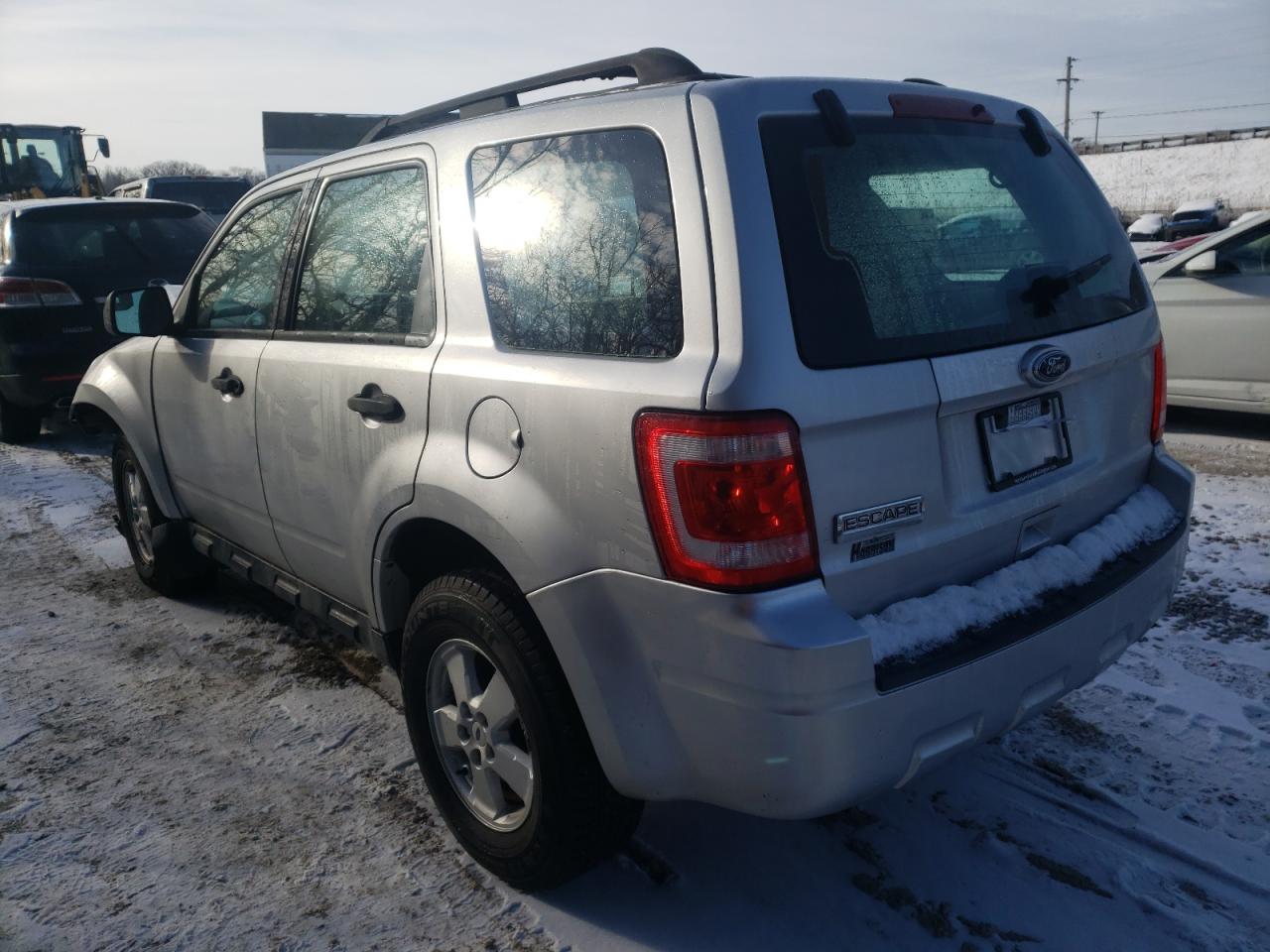 Photo 3 from auction – 2010 FORD ESCAPE XLS with VIN 1FMCU0C77AKC25513