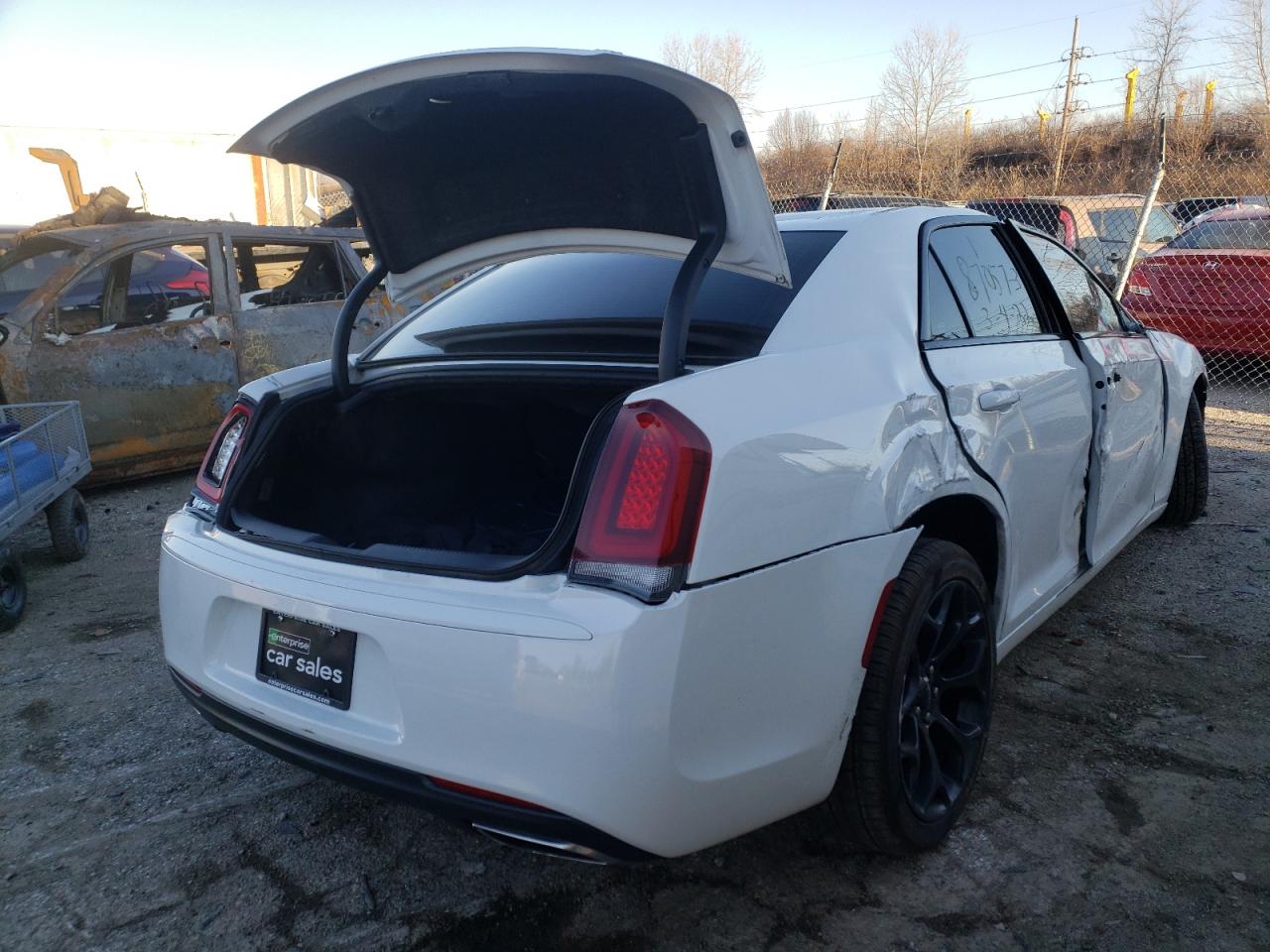 Photo 4 from auction – 2019 CHRYSLER 300 S with VIN 2C3CCABG3KH515825