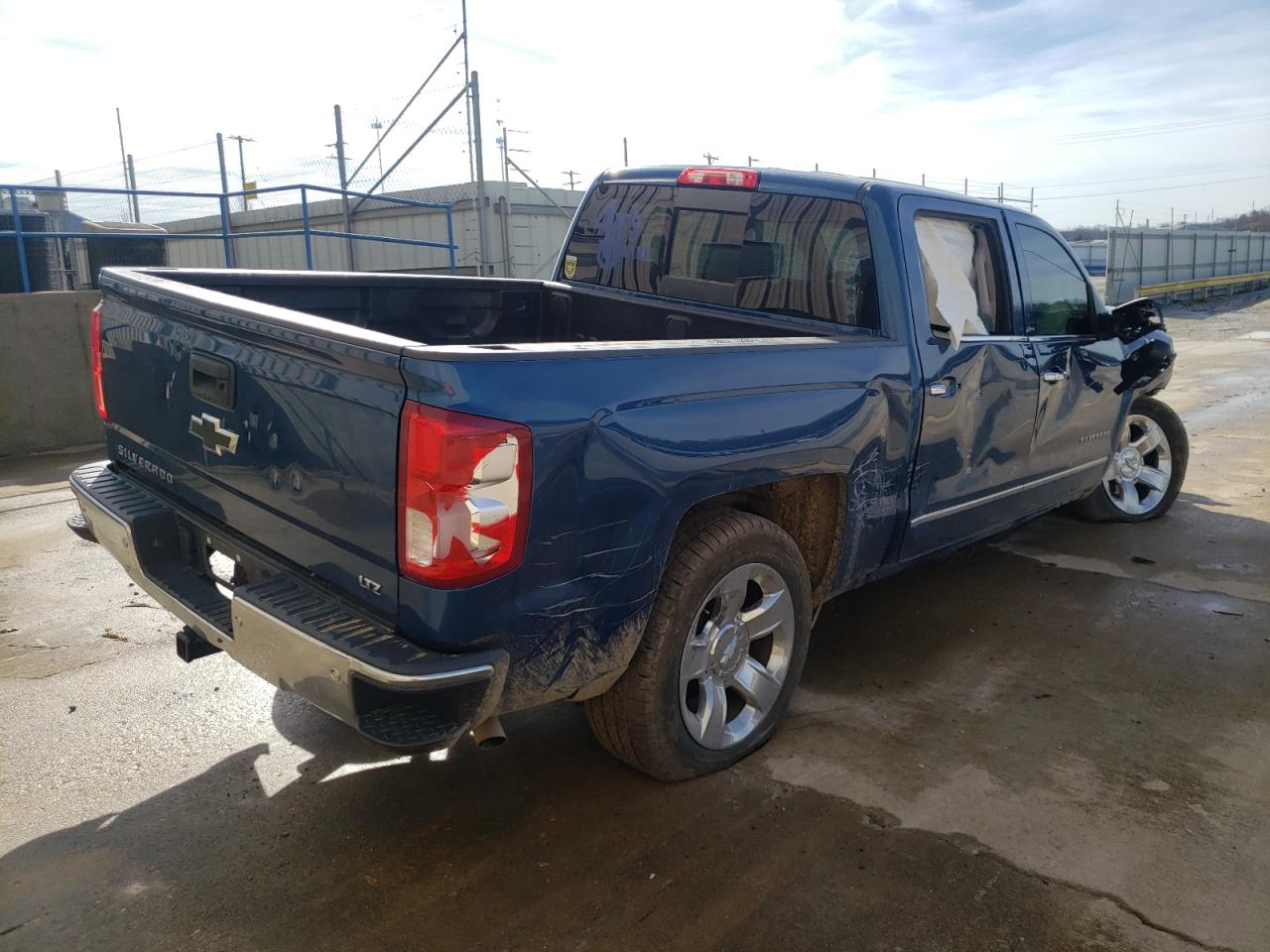 Photo 4 from auction – 2017 CHEVROLET SILVERADO with VIN 3GCUKSEC0HG406314