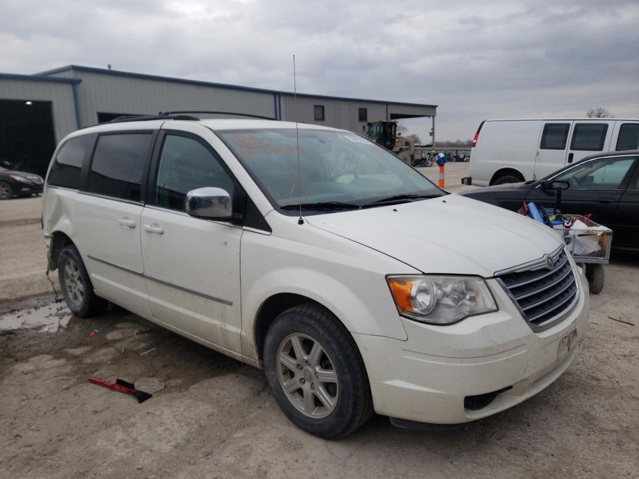 CHRYSLER TOWN & COU 2010 with VIN 2A4RR5D17AR449187 - Photo from auction